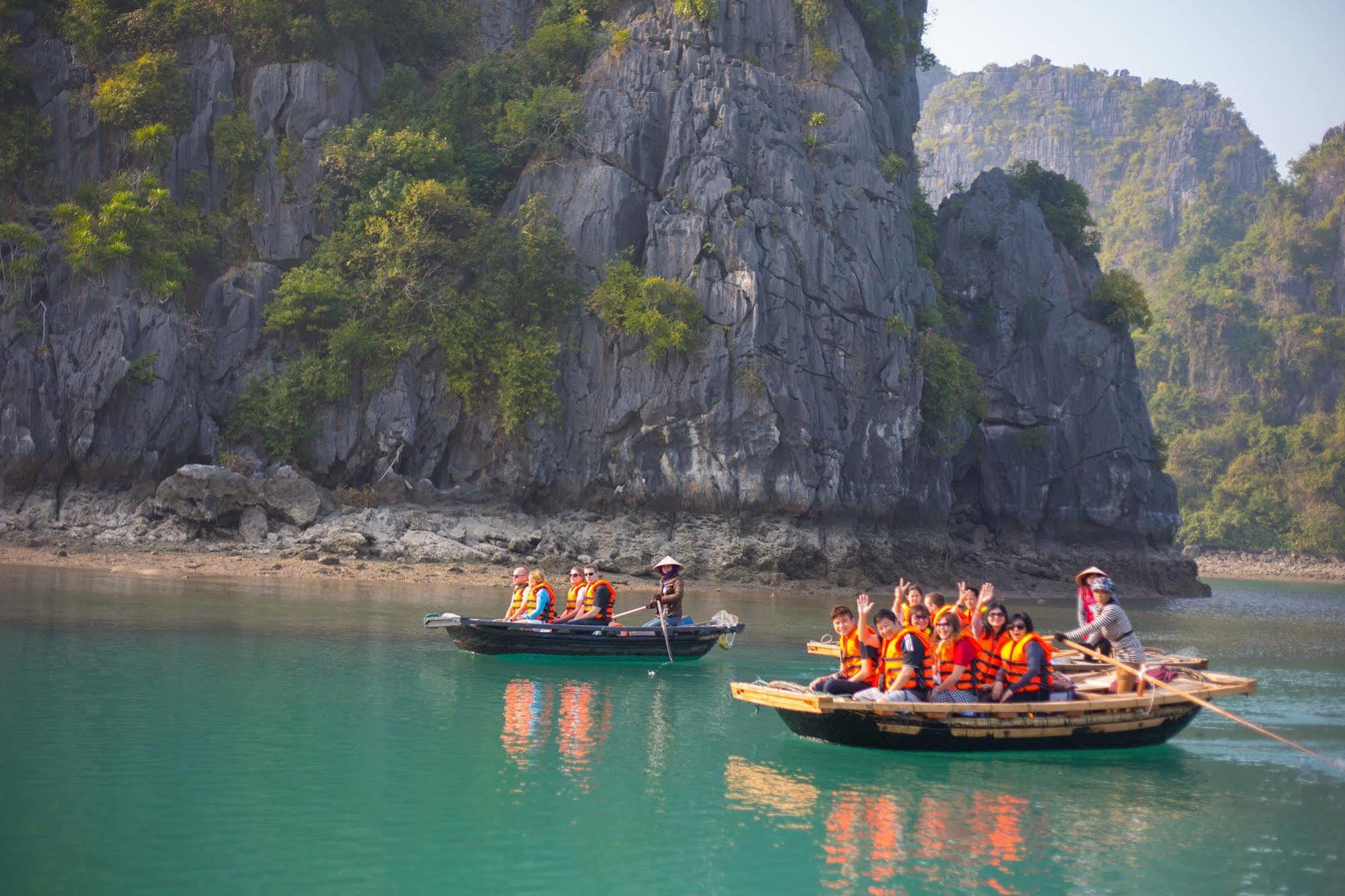 Hotel Flamingo Luxury Cruises Hạ Long Exterior foto