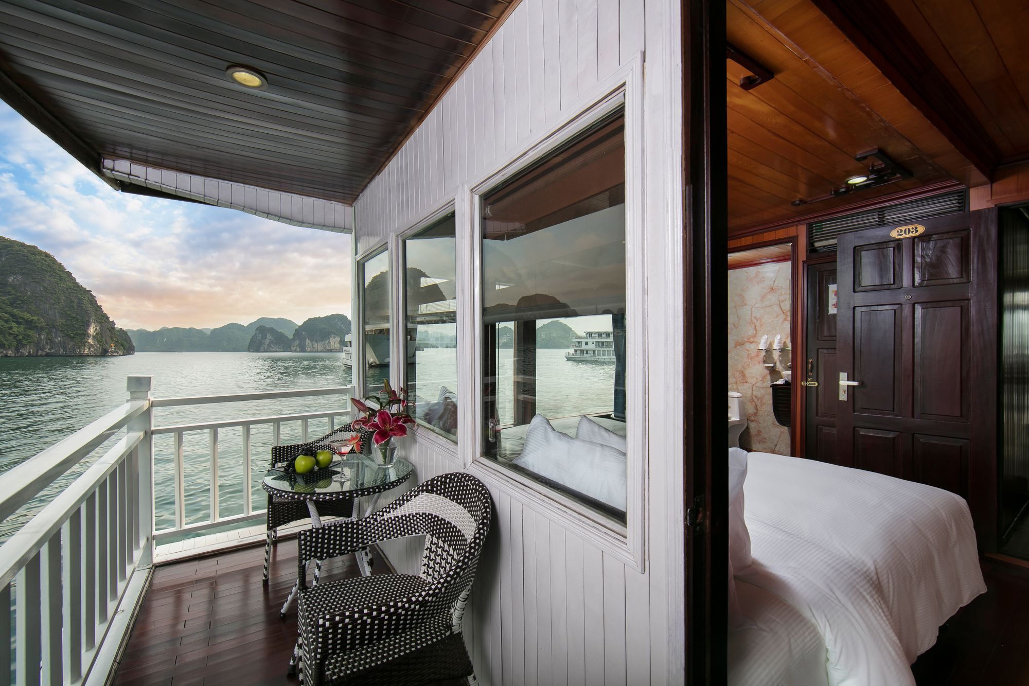 Hotel Flamingo Luxury Cruises Hạ Long Exterior foto